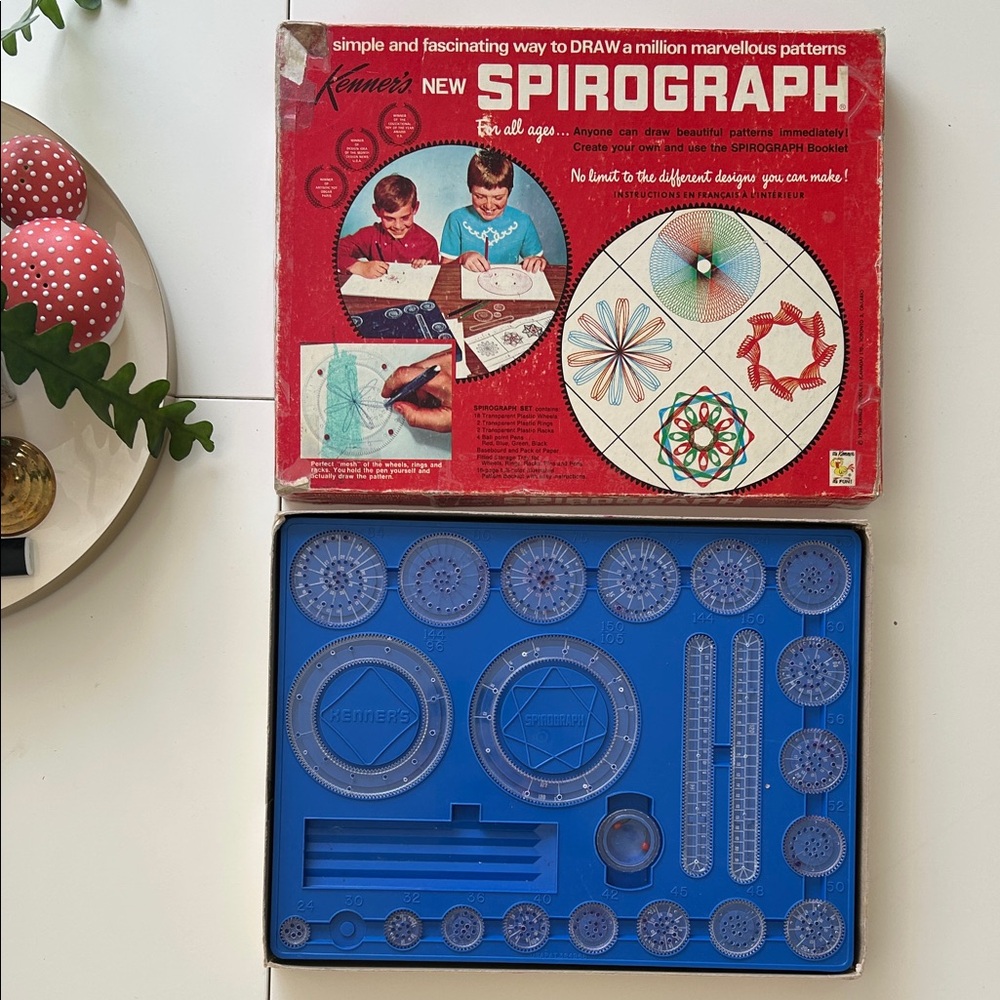 Vintage 1967 Spirograph Drawing Set